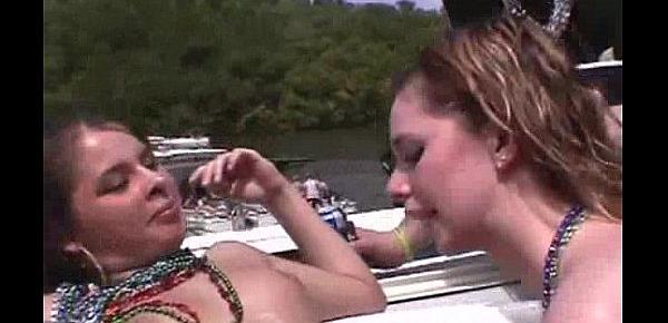  Sorority Girls On A Partyboat